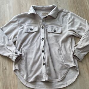 Women’s button up shacket
